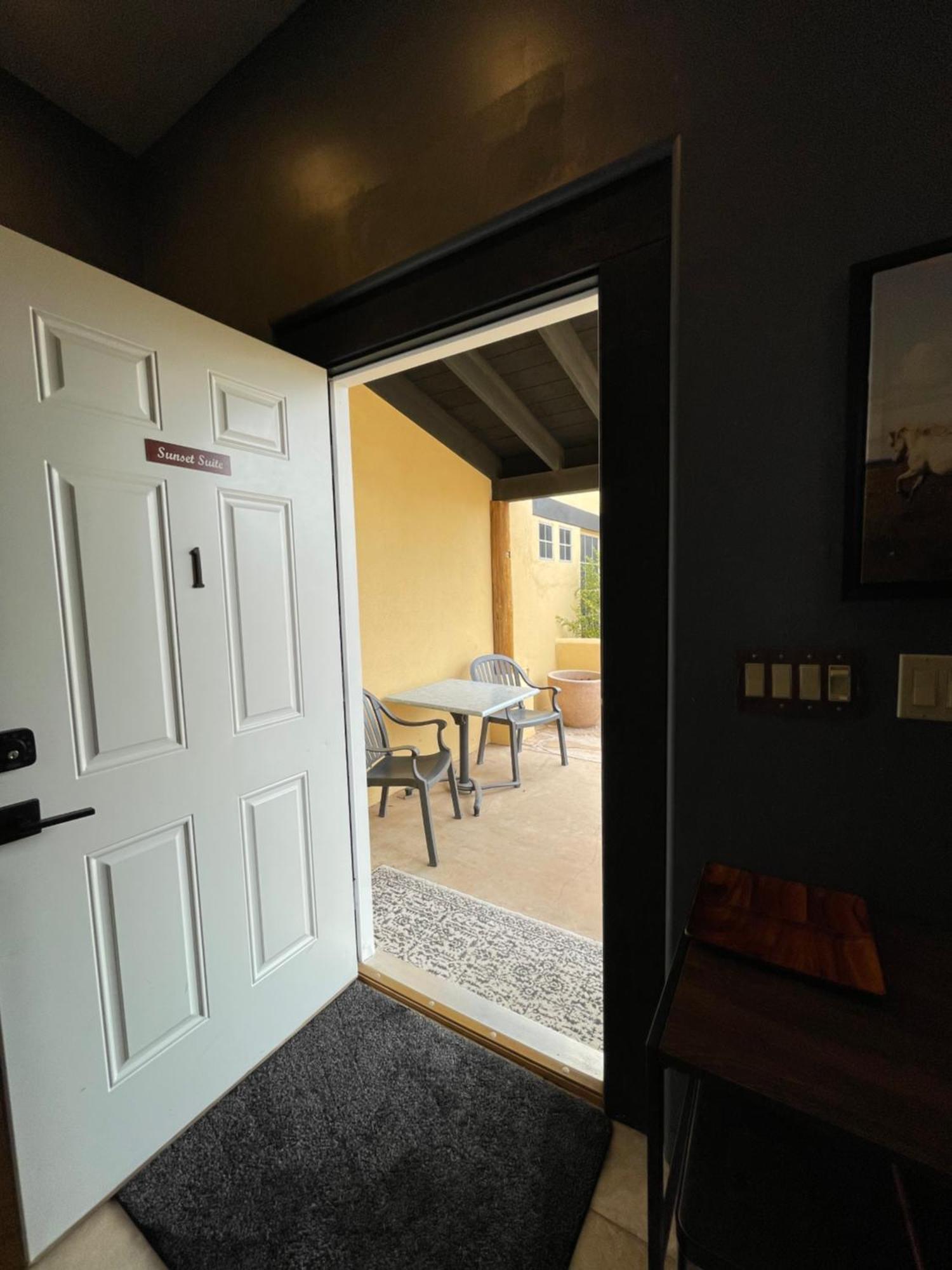 Sunset Suite - Cave Creek Guest Suites Exteriör bild